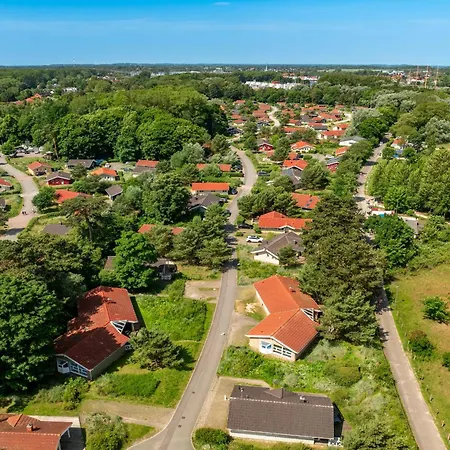 Strandblick - Dorf 1 06 *