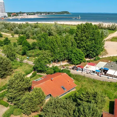 Ferienhaus Strandblick - Dorf 1 06 *