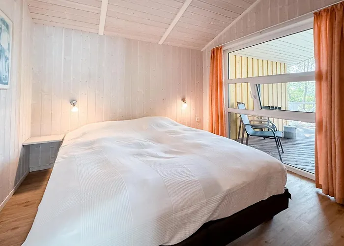 Strandblick - Dorf 1 06 *